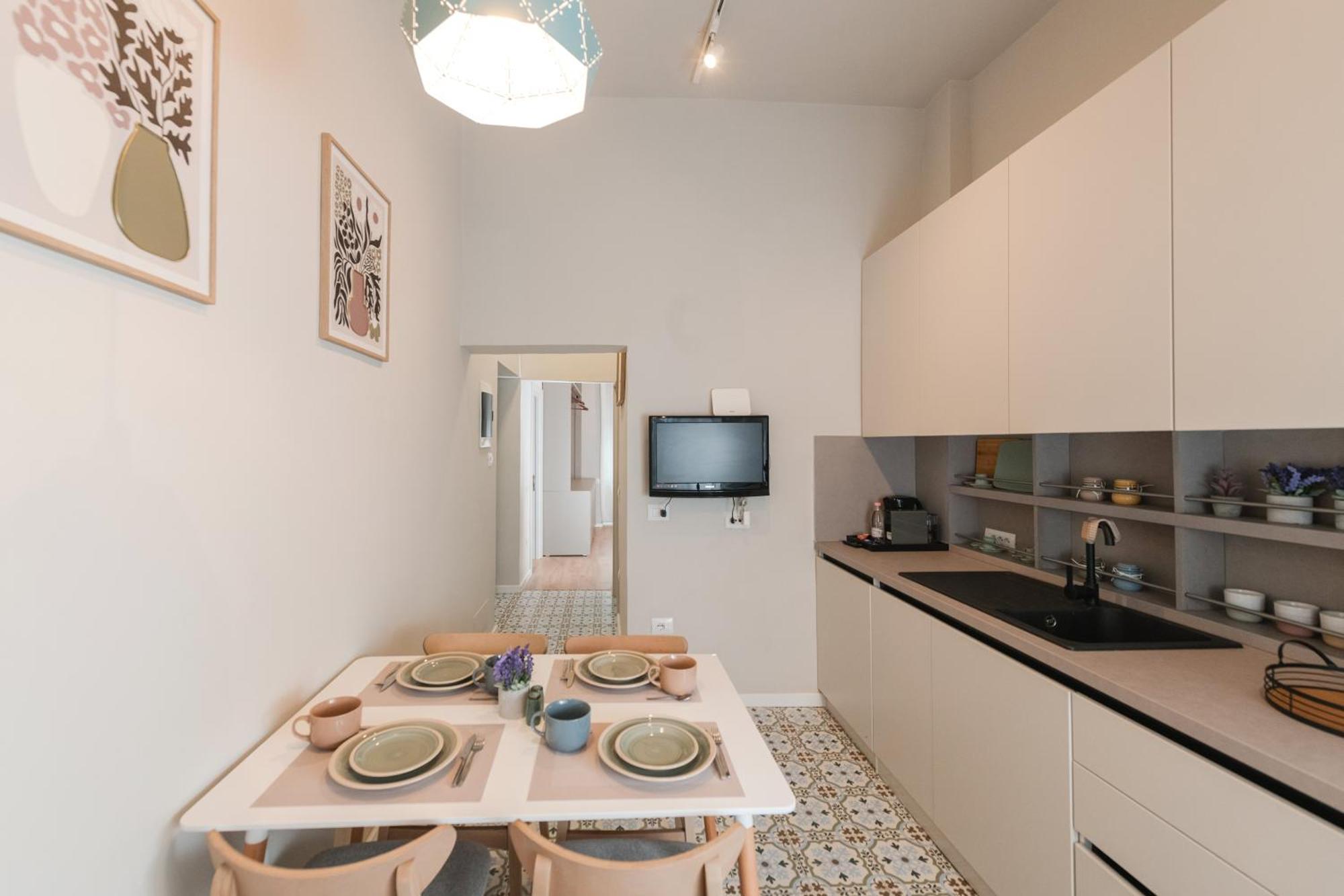 Appartement Downtown Delux Shallvaret