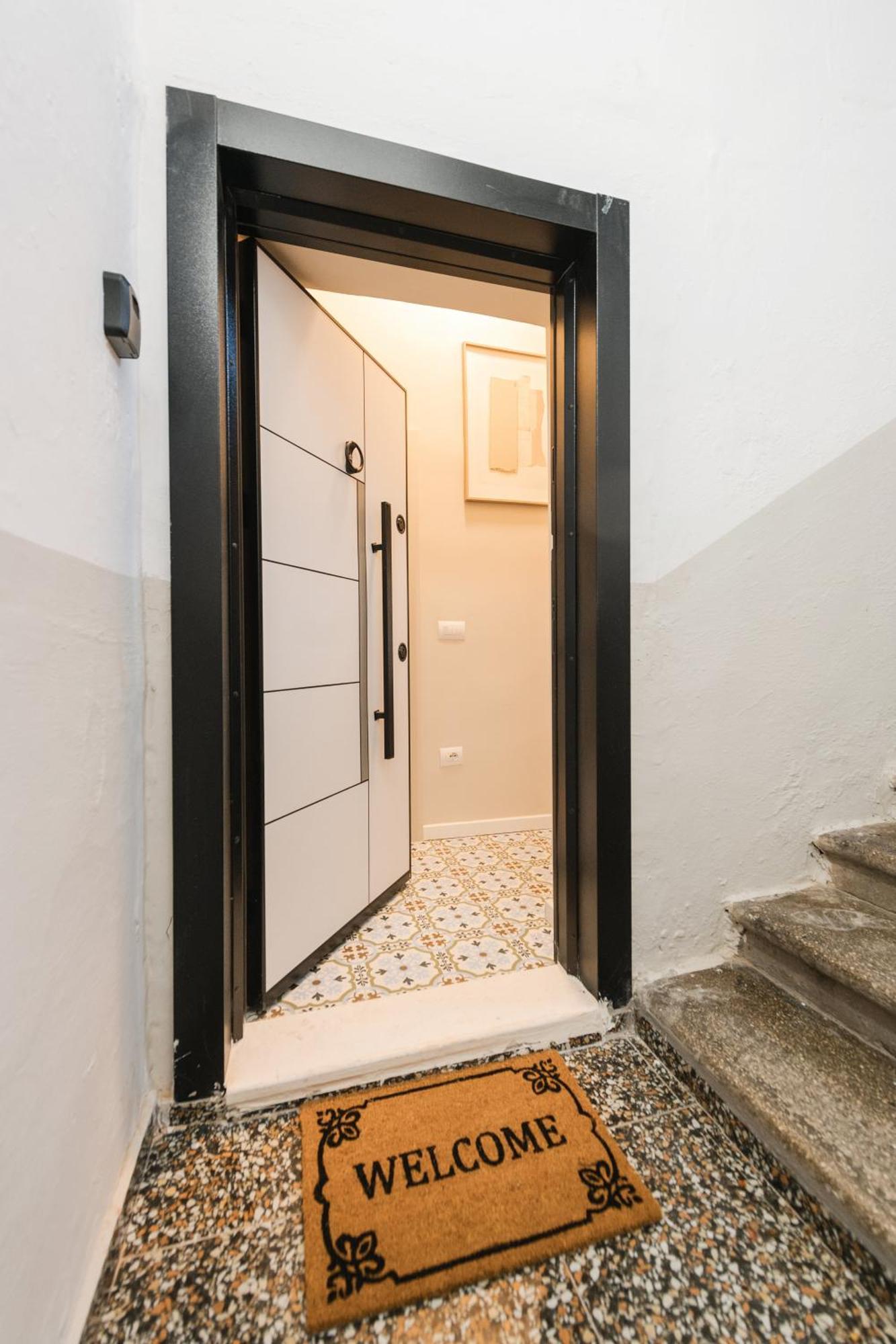 Downtown Delux Shallvaret Appartement